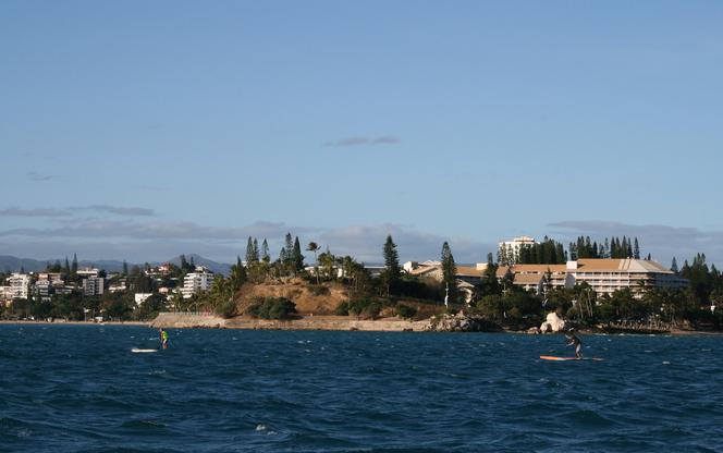 SUP-erzy przy Noumea na Nowej Kaledonii