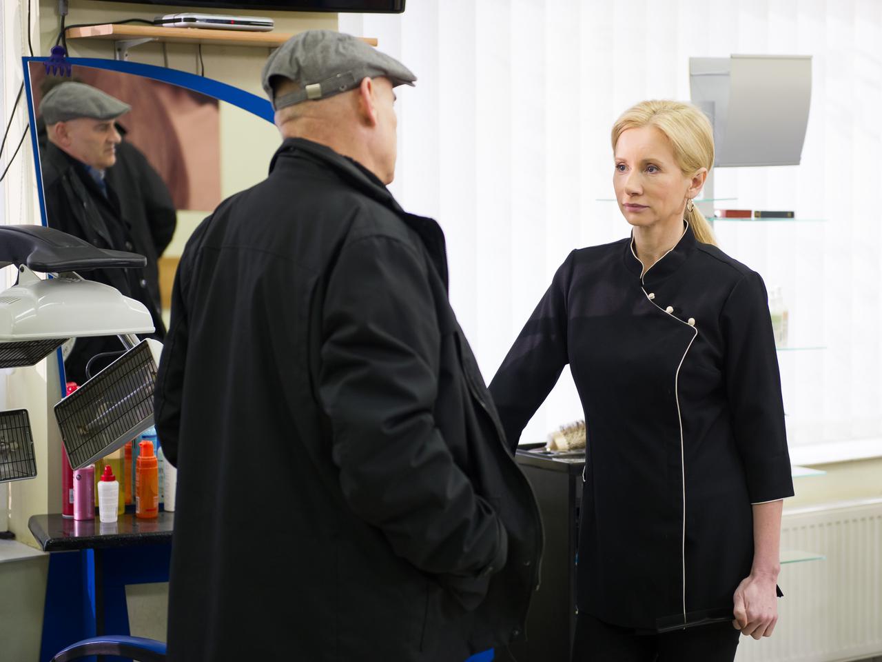 Na Wspólnej odc. 2112. Roman Hoffer (Waldemar Obłoza), Ewa (Ewa Gawryluk)