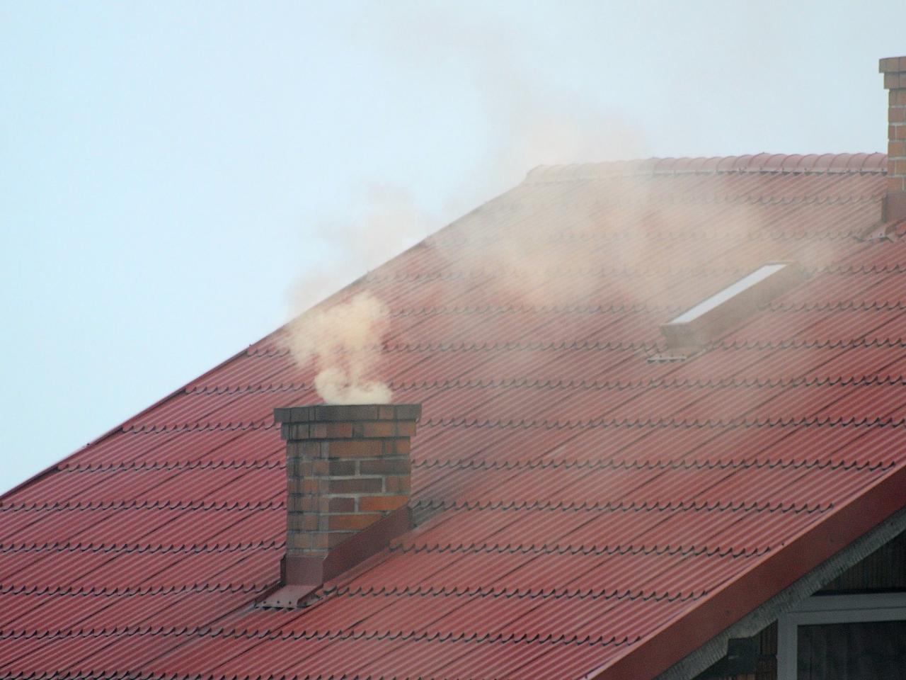 Jest związek pomiędzy poziomem zanieczyszczenia powietrza a liczbą zgonów na COVID-19. Potwierdzają to badania 