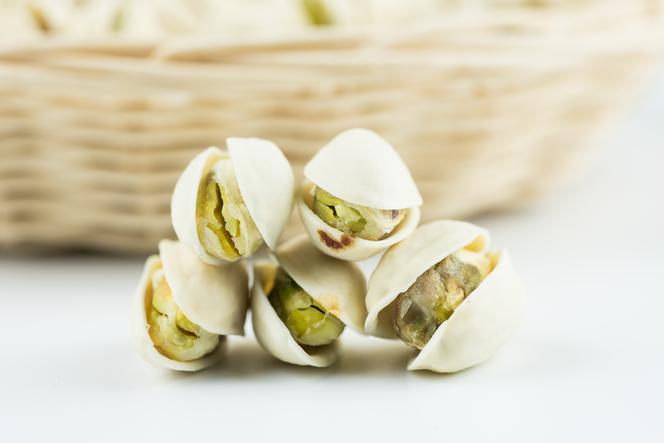 Orzechy pistacjowe - jakie mają właściwości? Dlaczego warto je jeść?
