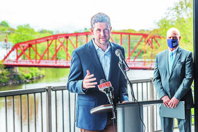 Uster rozdaje $500 za nic