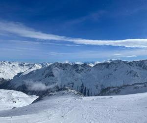 Zobacz, jak wygląda Austria w pełni sezonu narciarskiego 