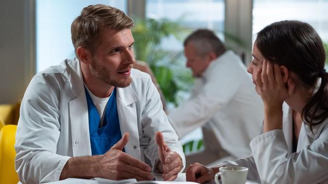 Na dobre i na złe odc. 859. Oliwia (Irmina Liszkowska), Maks Beger (Tomasz Ciachorowski)