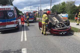 Groźny wypadek na skrzyżowaniu Romanowicza i Parkowej w Tarnowie. Są poszkodowani [ZDJĘCIA]