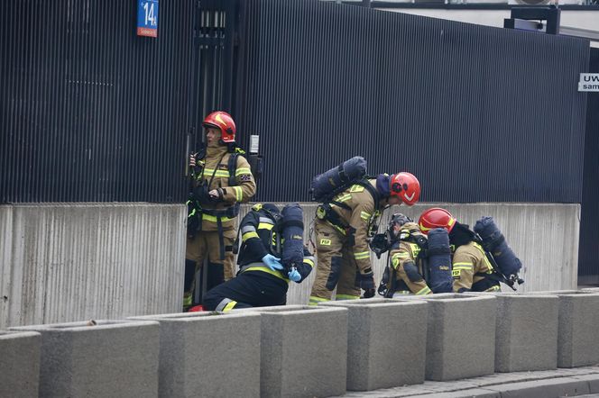 Zamknięta ulica w centrum Warszawy. Tajemnicze ćwiczenia, chodzi o ambasadę.