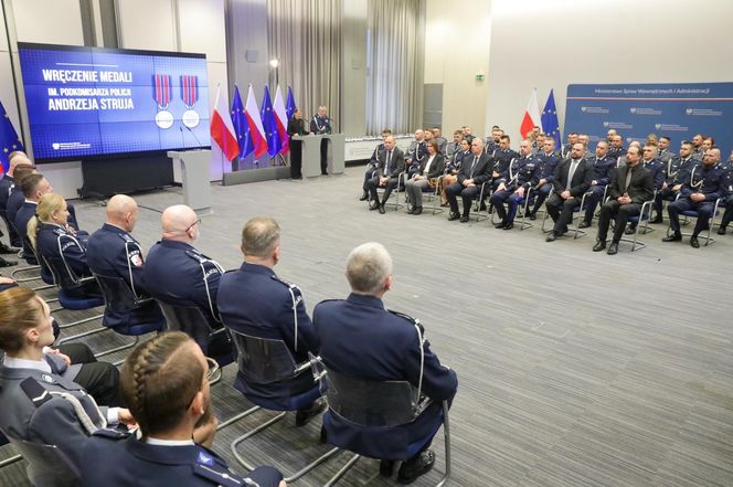 Z narażeniem życia ratowali innych. 81 policjantów odebrało medale 