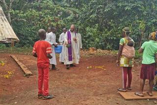 Polski Misjonarz opowiada jak wygląda świętowanie Wszystkich Świętych w Kamerunie 