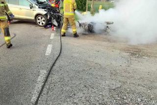  Zderzenie osobówki z motocyklem. Dwie osoby nie żyją