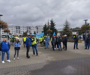 Hutnicy i koksownicy wyszli na ulice w Dąbrowie Górniczej. Apel do rządu o ratunek dla branży i tysięcy miejsc pracy