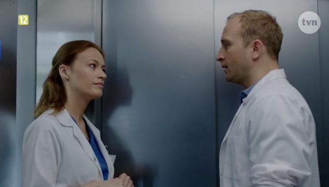Lekarze 5 sezon odc. 1 (odc. 53). Alicja (Magdalena Różczka), Przemek Karski (Borys Szyc)