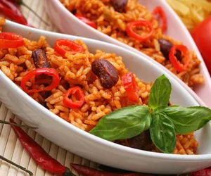 Ryż po meksykańsku to petarda smaku. Spróbuj raz, a będziesz robić przy każdej okazji