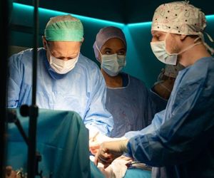 Na dobre i na złe odc. 959 finał sezonu. Andrzej Falkowicz (Michał Żebrowski), Maria Malewicz (Sylwia Achu), Jakub Dobry (Mateusz Kmiecik)