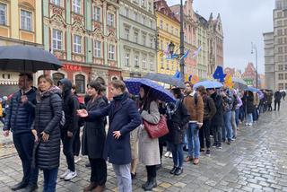 Zrobili to! Maturzyści zatańczyli poloneza na wrocławskim Rynku [WIDEO, ZDJĘCIA]