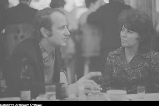 „Krystyna Loska witała Nowy Rok szampanem”. Sylwester w czasach PRL-u. Jak kiedyś świętowano noc sylwestrową?