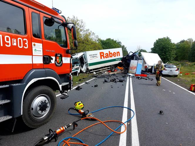 Śmiertelny wypadek pod Sulęcinem! 34-latek zginął w zderzeniu trzech pojazdów 