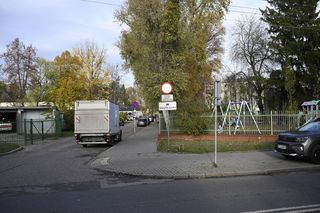 Porywacze dzieci grasują w Warszawie?! „Próbowali nakłonić 9-latka, żeby wsiadł do auta”. Rodzice przerażeni