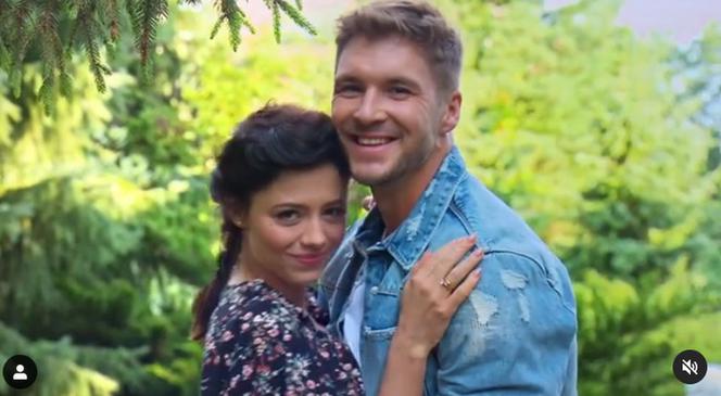 M jak miłość. Iza (Adriana Kalska), Marcin (Mikołaj Roznerski)