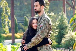 Barwy szczęścia odc. 2792. Gabrysia Niedzielska (Marta Juras), żołnierz Jack (Paweł Peterman)	