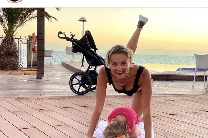 Małgorzata Socha ćwiczy z dzieckiem
