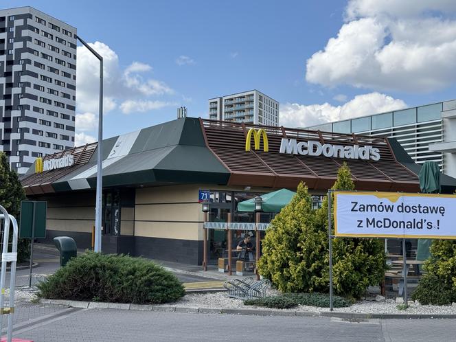 Koniec popularnego McDonald'sa w Warszawie. Zamyka się też stacja paliw. Była świadkiem okropnej tragedii