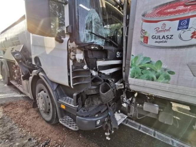 Jacentów: KARAMBOL na DK74. Rozbity RADIOWÓZ i cysterna z LPG!