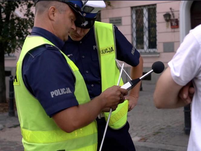 Wielka obława na kierowców w centrum Warszawy. Prawie 260 kontroli, posypały się srogie kary