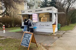 Budka z pączkami na Ursynowie