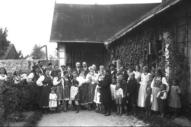 Tak mieszkało się na polskiej wsi prawie 100 lat temu. Zobaczcie te niezwykłe zdjęcia!