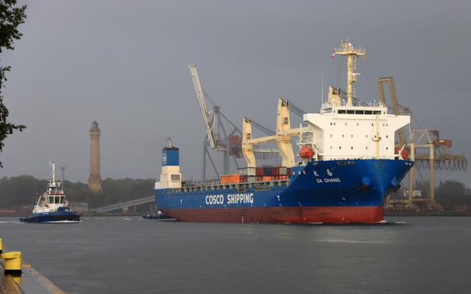 Statek Da Chang wpływa do świnoujskiego portu