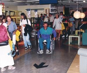 W 1998 roku w Krakowie otwarto sklep IKEA. Te zdjęcia nigdy wcześniej nie były publikowane [GALERIA]
