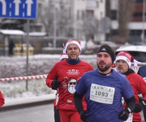 21. edycja Festiwalu Biegów Świętych Mikołajów w Toruniu. 2000 uczestników na starcie