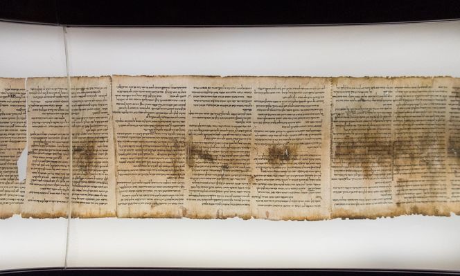 Zwoje znad Morza Martwego – przypadek, który zmienił Biblię
