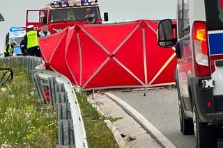 Tragiczny wypadek w Lubicach. Audi i Lexus roztrzaskane. 26-latka zginęła na miejscu