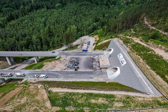 Tak wygląda obecnie budowa S1 Przybędza Milówka. Powstaną tu ogromne estakady, dwa tunele i centrum zarządzania ruchem