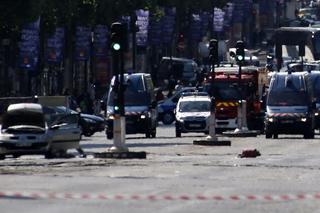 Atak w Paryżu: Mężczyzna zaatakował policjanta. Pod katedrą Notre Dame padły strzały