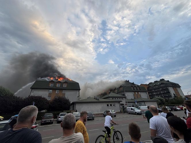 Pożar bloku mieszkalnego w Ząbkach
