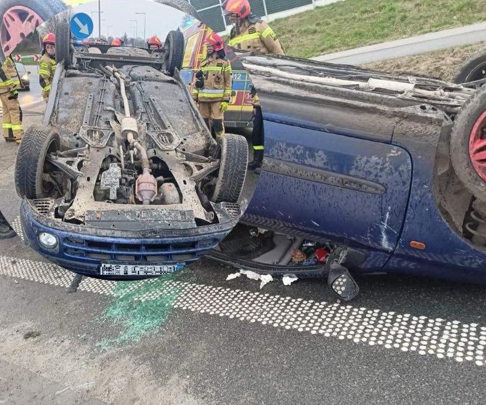 Dachowanie na rondzie w Łańcucie