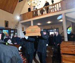 Pogrzeb ks. Isakowicza-Zaleskiego. Tak żegnają zmarłego kapłana