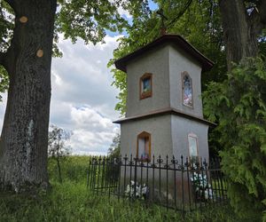 Podkarpackie kapliczki z historia. Wrzućcie tam prosze wszytko jak leci, tylko prosze tez jeszcze o pierwsze zdjęcie.