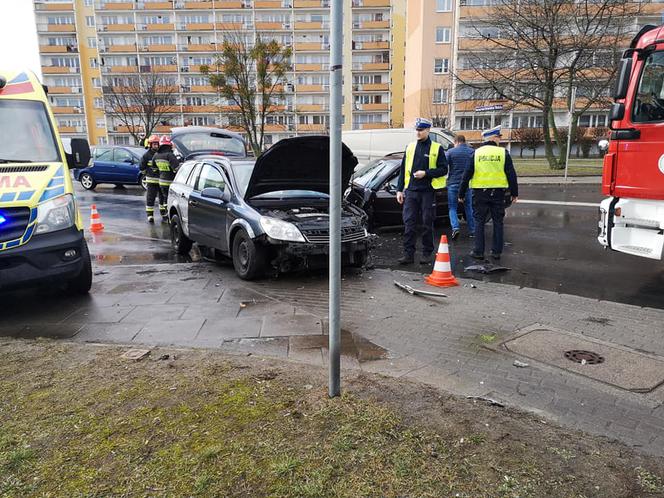 Zderzenie dwóch samochodów na skrzyżowaniu Brzozowej z Bielicką! [ZDJĘCIA]