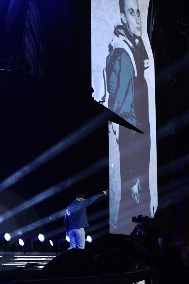 Tragiczna śmierć Magika poruszyła Polskę, a ale jego muzyka wciąż żyje. Teraz Paktofonika wystąpi w Opolu