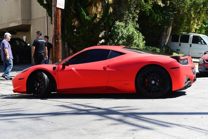 Justin Bieber jeździ Ferrari 458 Italia