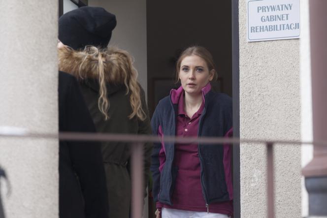 Przyjaciółki odcinek 101, Patrycja (Joanna Liszowska), Edyta (Paulina Chapko)