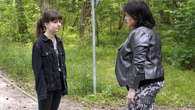 Barwy szczęścia, odc. 2335: Ewa (Gabriela Ziembicka), Ela (Marzena Trybała) 