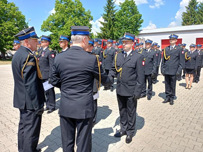 Akty nadania wyższych stopni służbowych odebrało w tym roku 21 strażaków z Komendy Miejskiej PSP w Siedlcach