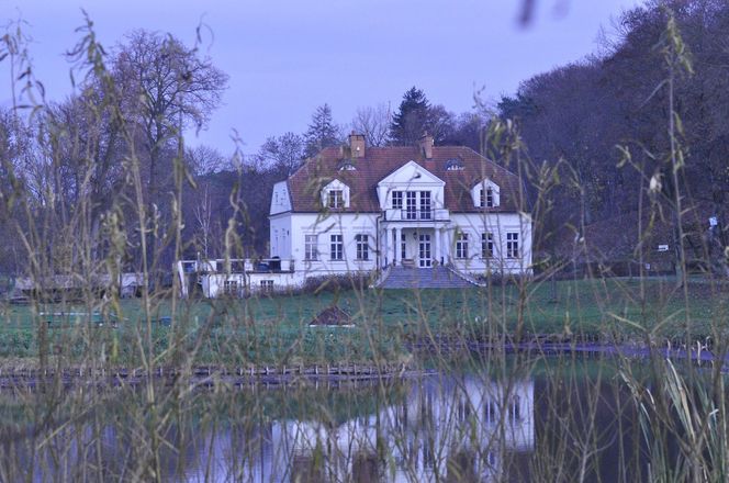 Pojechaliśmy do Chobielina do dworku Radosława Sikorskiego. Oto, co mówią o nim sąsiedzi 