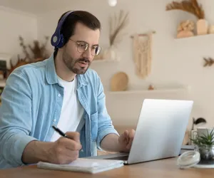 Na jakich portalach internetowych szukać pracy w Elblągu?