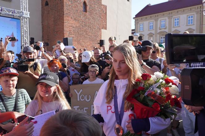 Tak mieszkańcy Tarnowa powitali Aleksandrę Kałucką, brązową medalistkę Igrzysk Olimpijskich w Paryżu!