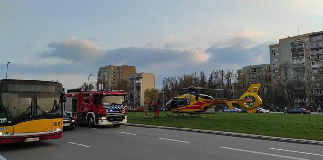 Toyota potrąciła pieszą na Ursynowie. W akcji śmigłowiec LPR