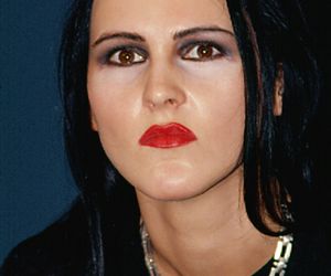 Chylińska nieźle się zmieniła. Duże usta i gładka twarz. Poznajecie ją jeszcze?